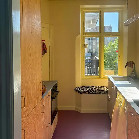 Colourful Flat Near Frederiksberg Gardens *